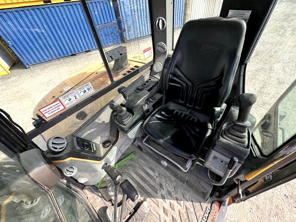VOLVO-MIDI PELLE SUR CHENILLES ECR88D – Image 15